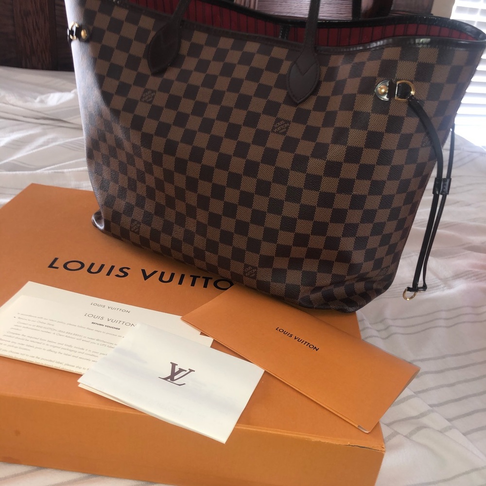 Louis Vuitton Damier Neverfull